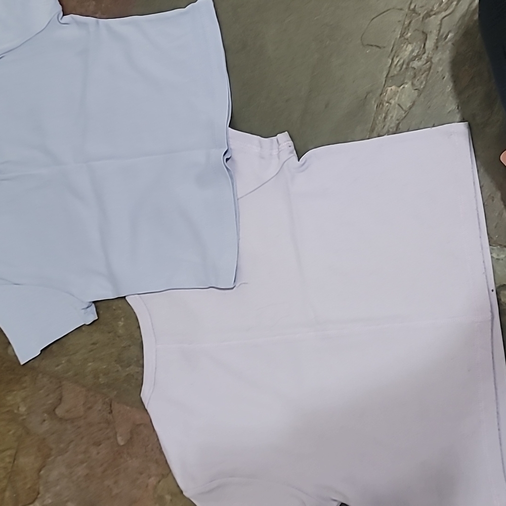 2 crop tees - Picture 4 of 4